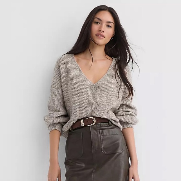 Loft Angled Ribbed V-Neck Sweater - Picture 2 of 5